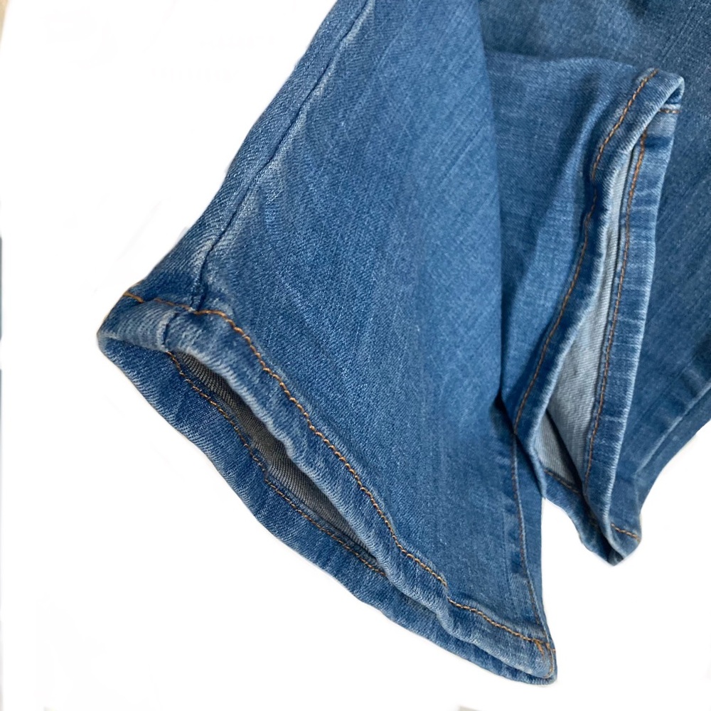 Levi's Women's 315 Shaping Boot Cut Jeans - Picture 7 of 7